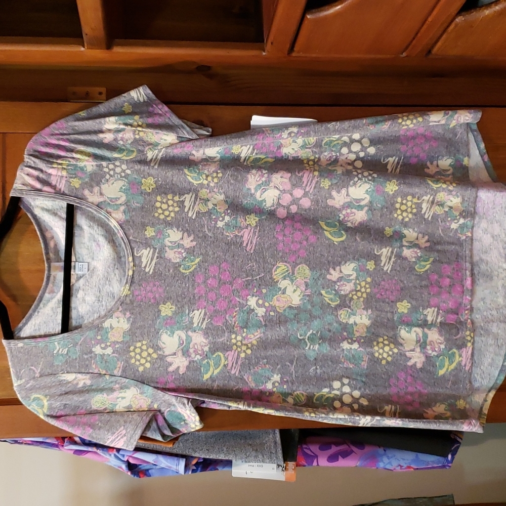 LuLaRoe Classic T - Minnie Mouse - L